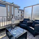 Park & Chill Boutique - Terrace Near